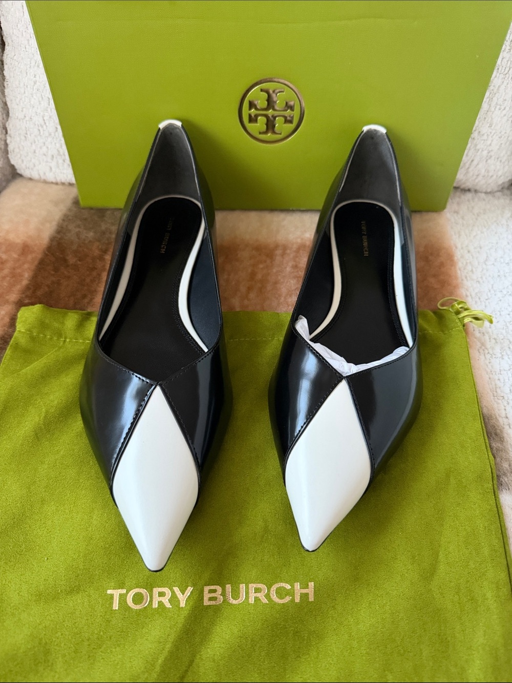 Tory Burch Black and White Pointed Patent Leather Flats, size 11, NIB
